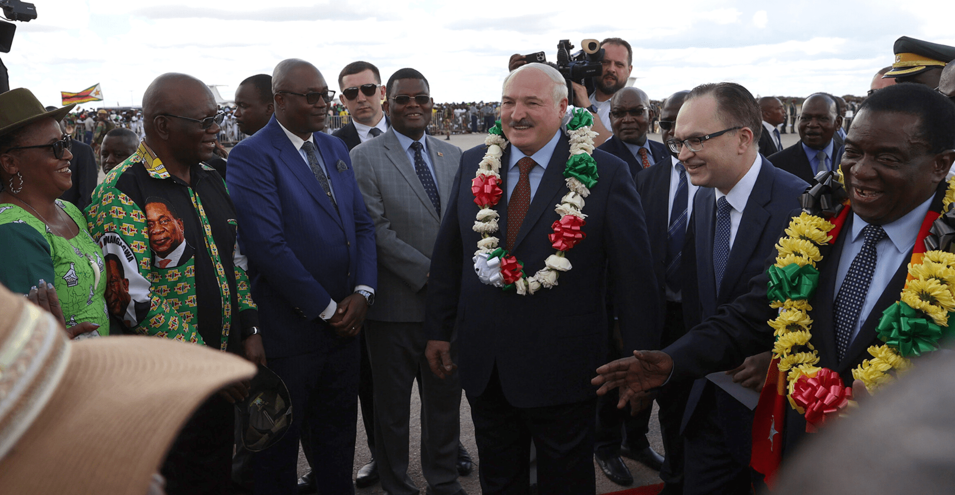 Лукашенко покидает Зимбабве