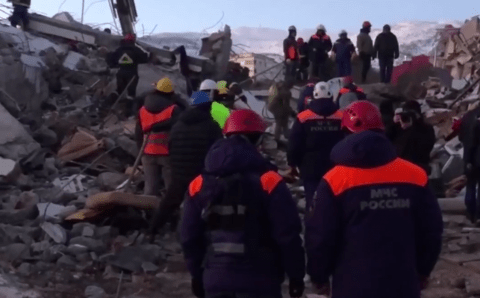 МЧС России отправит в пострадавшую от землетрясения Турцию дополнительную группу спасателей