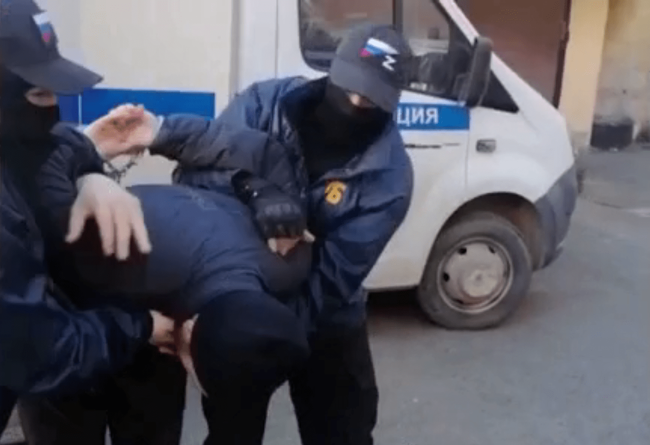 Задержан проникший в Россию под видом беженца боевик «Азова»*
