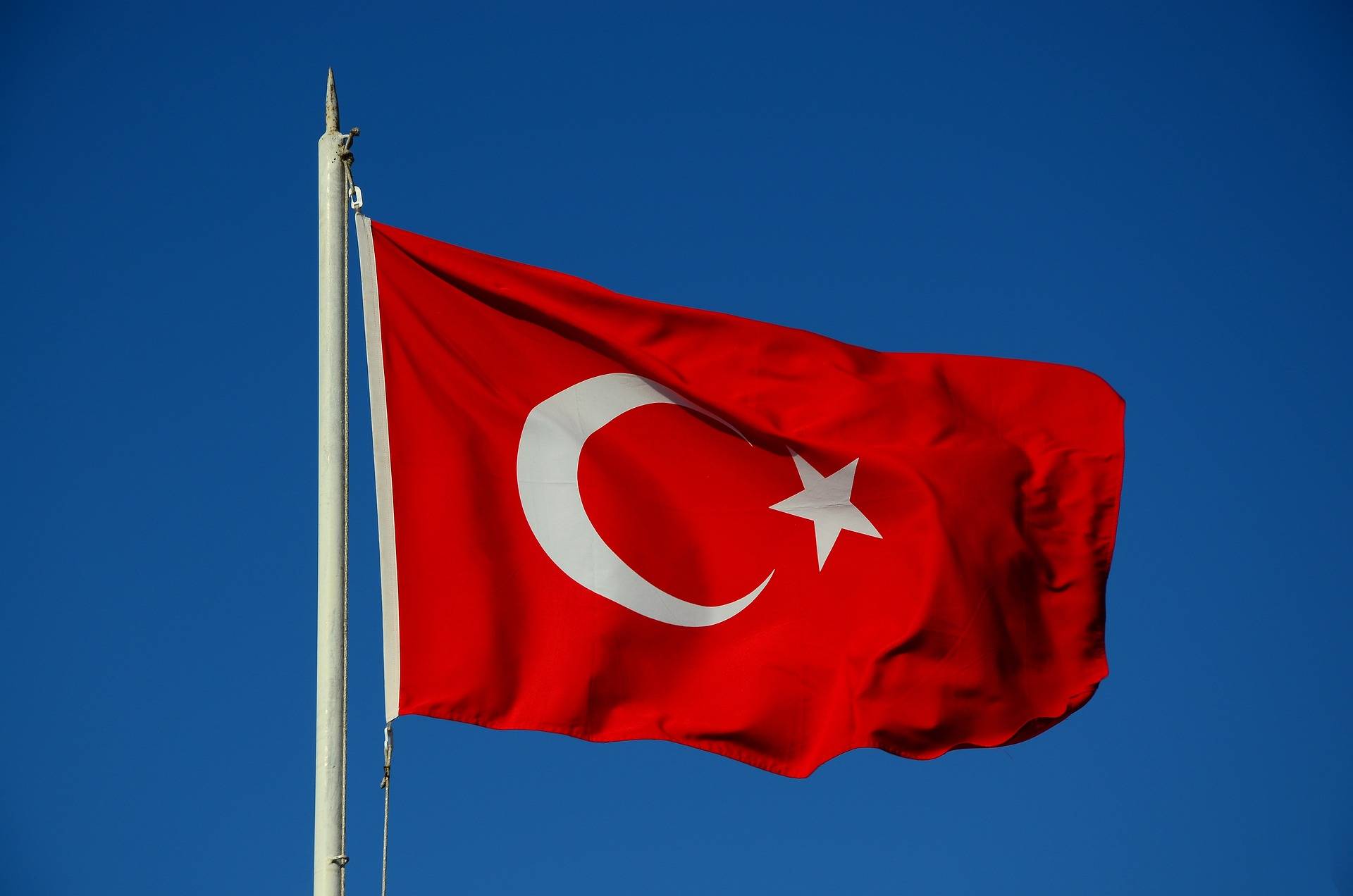 Мэр турецкого Дериндже сообщил о повреждении элеваторов с зерном при взрыве в порту