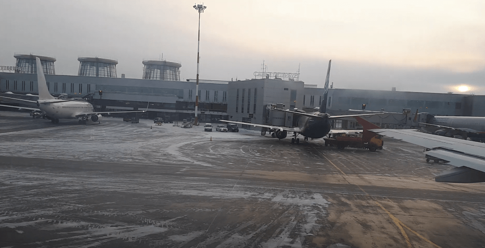 Петербургский аэропорт Пулково объявил задержку рейсов до 12 часов