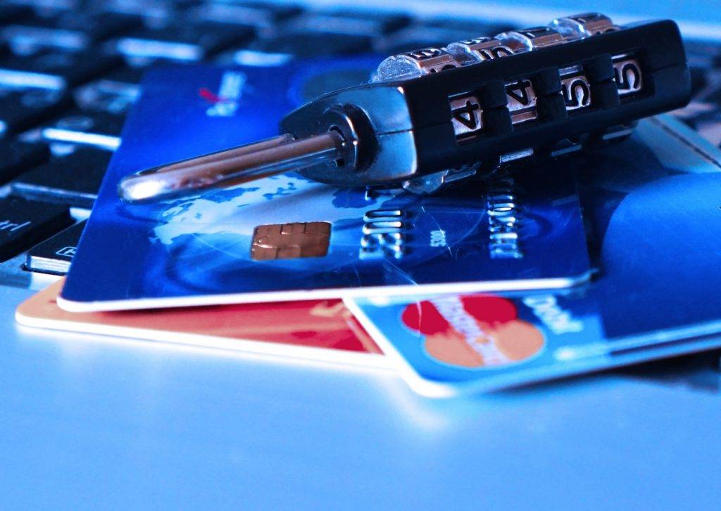 Сбербанк в тестовом режиме увеличил лимит для оплаты покупок без ПИН-кода