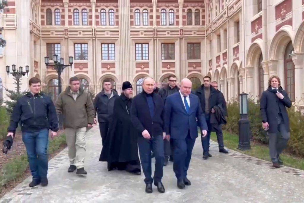 Путин приехал в Крым на празднование годовщины воссоединения с РФ