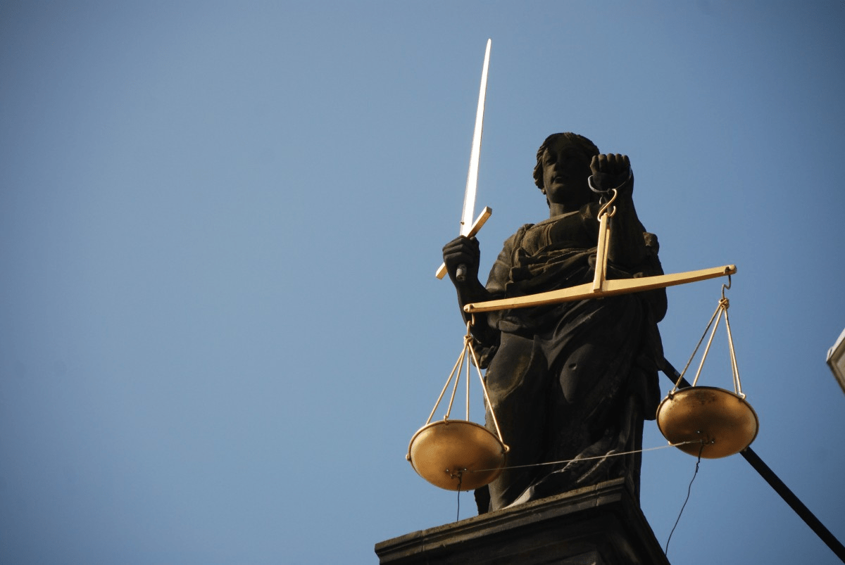 Французский суд вынес первые приговоры обвиняемым в участии в погромах