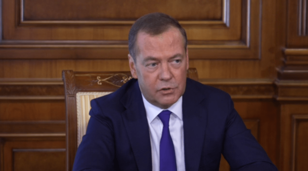 Дмитрий Медведев: Наша армия должна стать больше