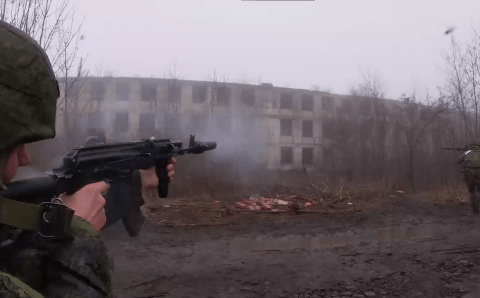 Штурмовики ЧВК «Вагнер» вытеснили украинских военных сразу из двух кварталов Артёмовска