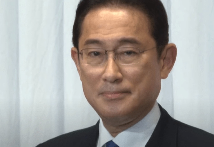 Японский премьер Кисида не пострадал при взрыве в Вакаяме