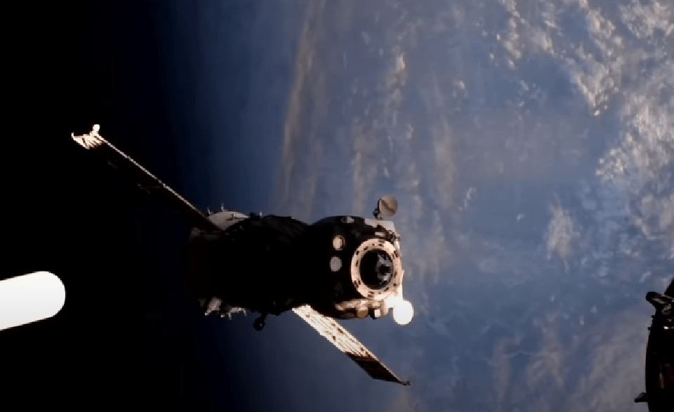 Корабль «Союз МС-22» с повреждённым радиатором отстыковался от МКС