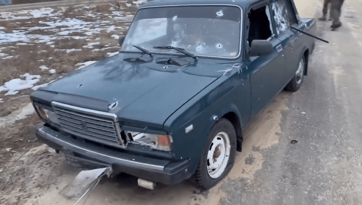 Появилось видео с расстрелянными украинскими ДРГ машинами в Брянской области