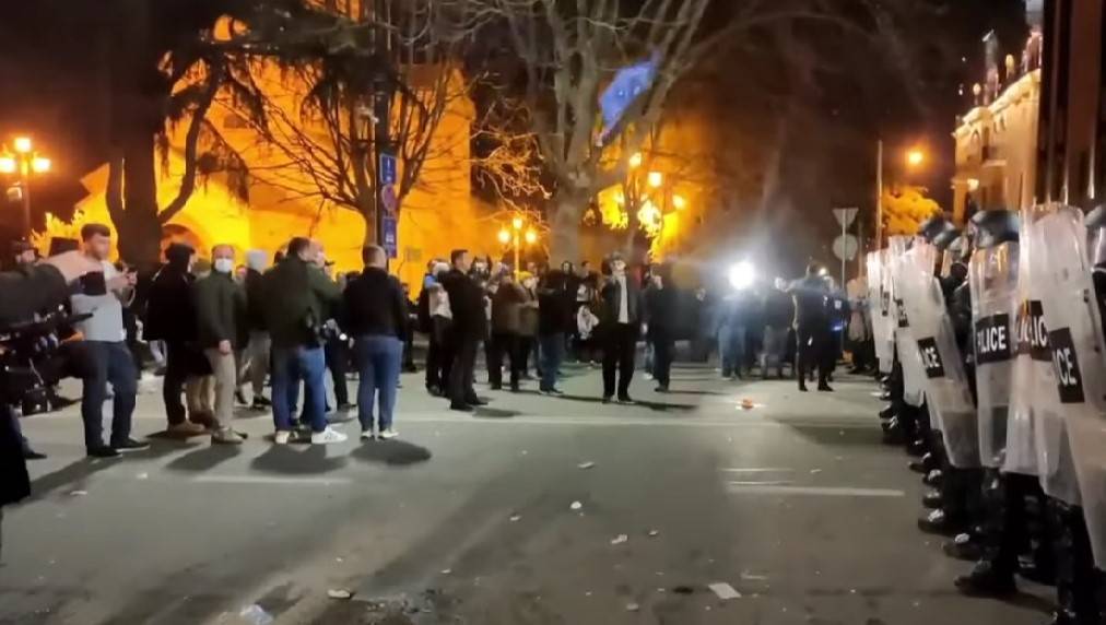 Законопроект об иноагентах отозвали из грузинского парламента на фоне акций протеста