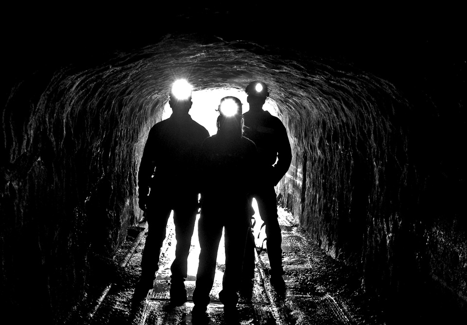На Кузбассе из загоревшейся шахты вышли все 275 горняков