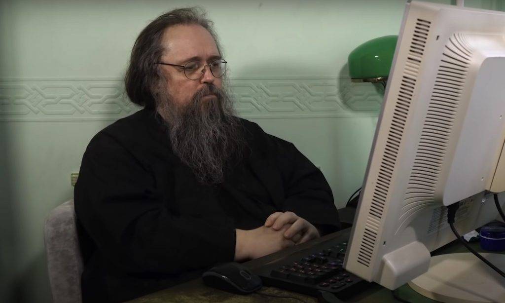 Патриарх Кирилл лишил протодиакона Кураева священного сана после истечения отпущенного на «переосмысление позиции» времени