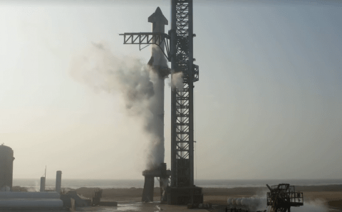 Сверхтяжёлая 120-метровая ракета Starship провалила первое испытание, взорвавшись через 3 минуты полёта