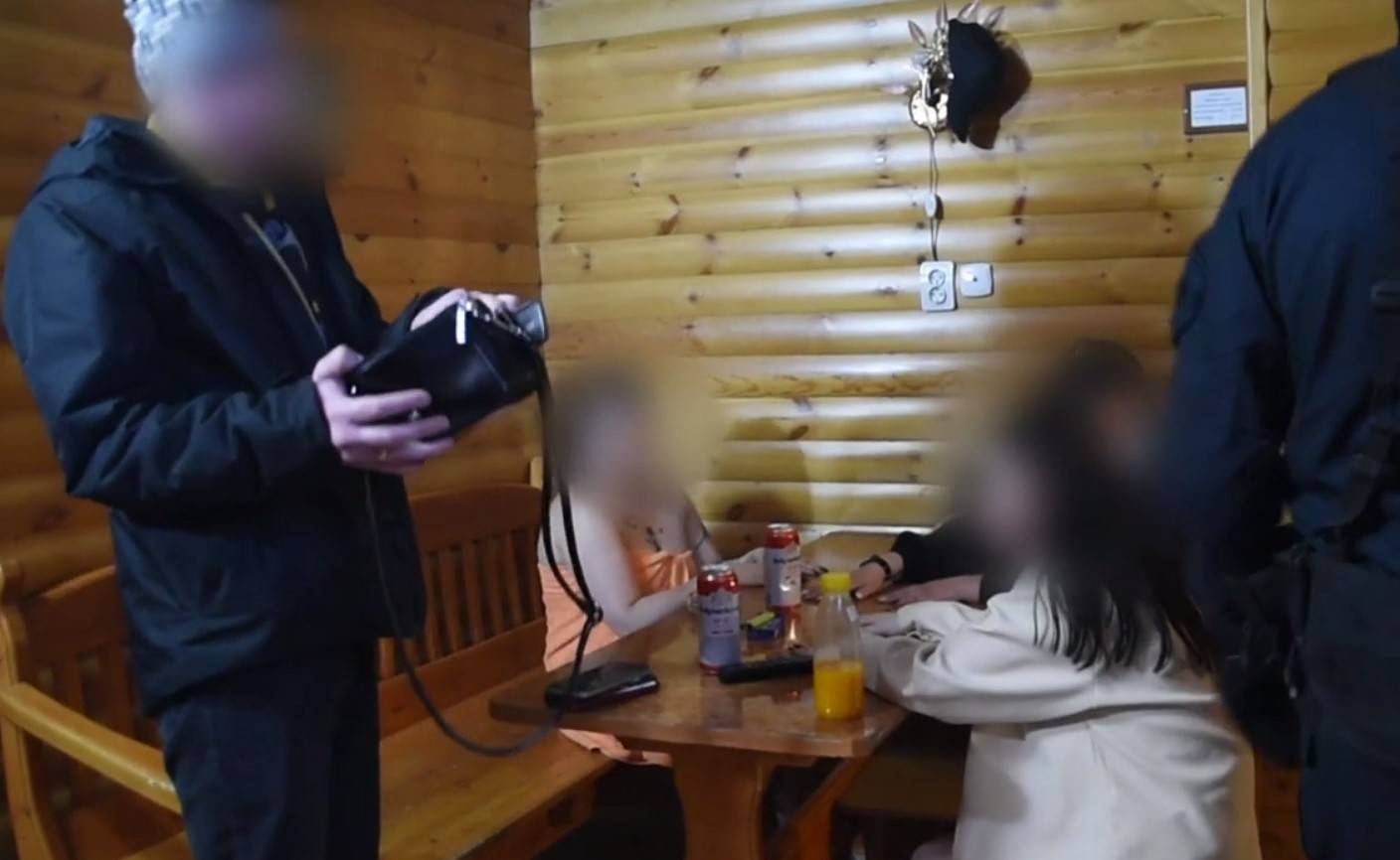 МВД раскрыло многолетнюю схему с подвозом проституток в читинские сауны