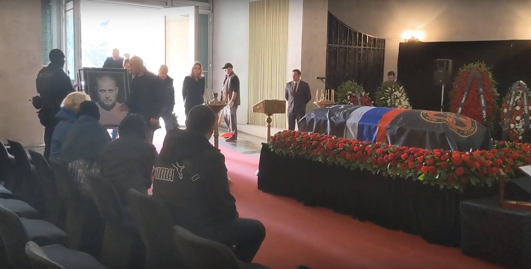 В Москве проходит церемония прощания с военкором Владленом Татарским