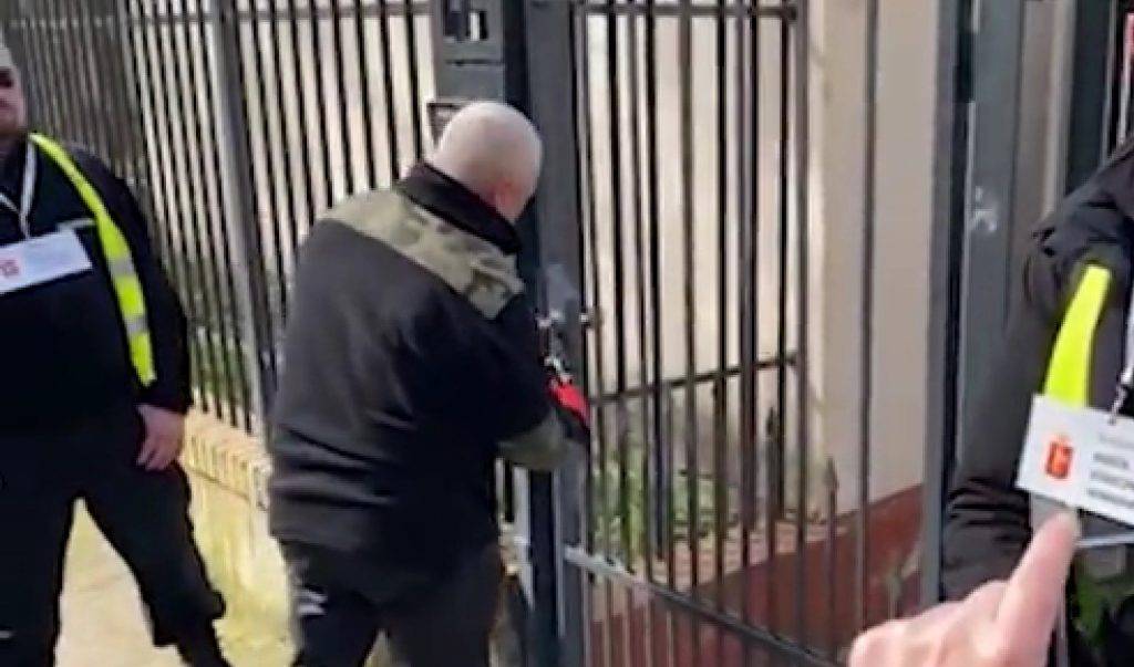 Россия выразит протест Польше в ответ на вторжение властей республики в школу при посольстве РФ