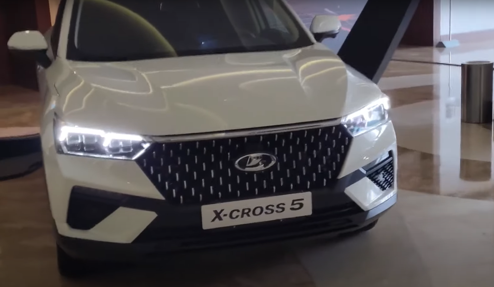 X cross 7. Лада х кросс 5. Lada x-Cross 5 FAW Bestune t77. Лада x Cross FAW. Лада х кросс 5 это китайский.