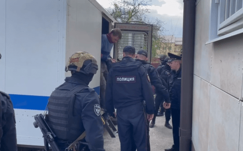 Обвиняемого в подрыве машины с Прилепиным Александра Пермякова заключили под стражу
