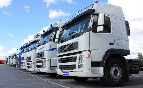 Правительство РФ определило пункты пропуска с электронной очередью для грузовиков