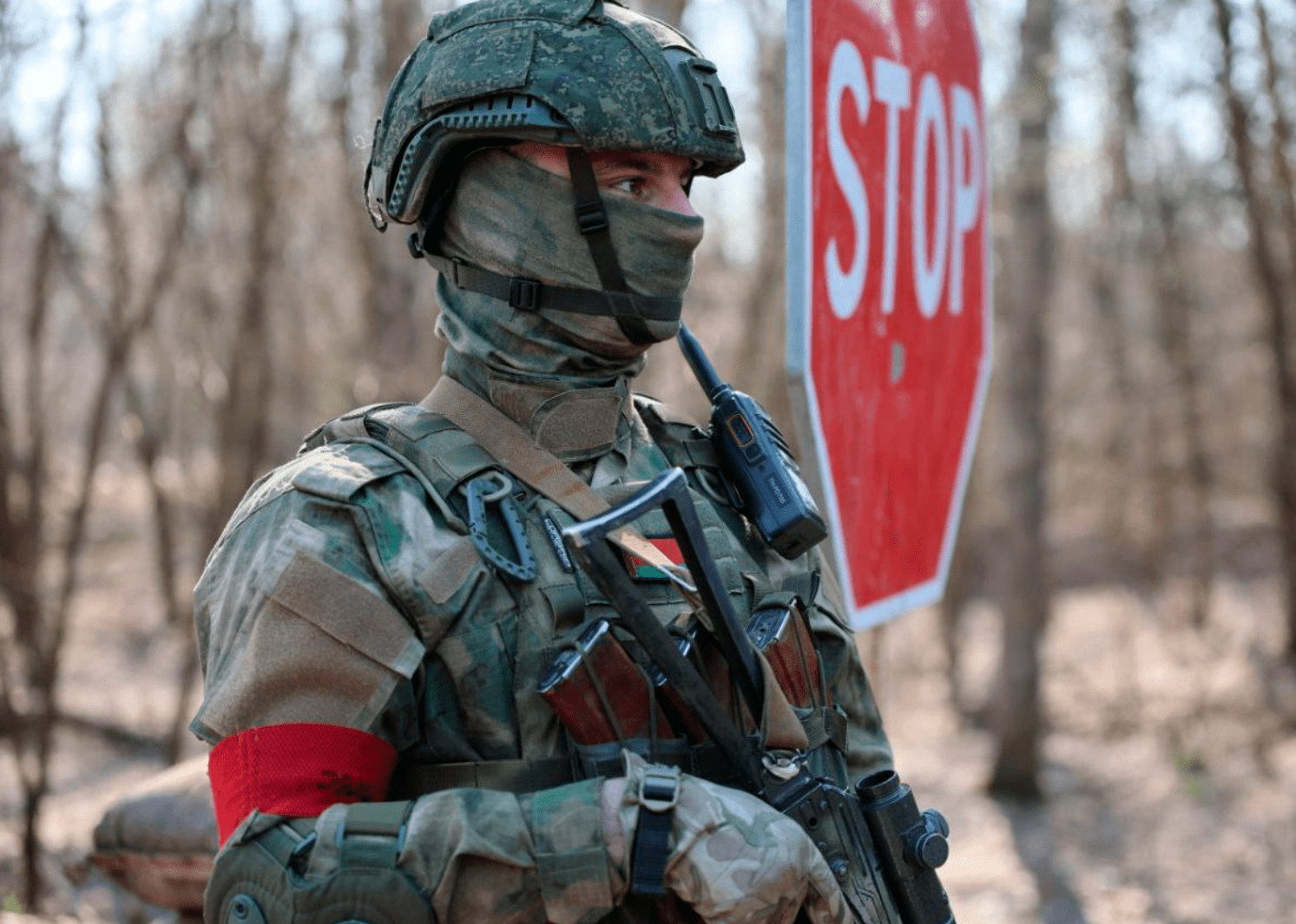 Водитель большегруза попытался взорвать охраняющих границу Белоруссии солдат