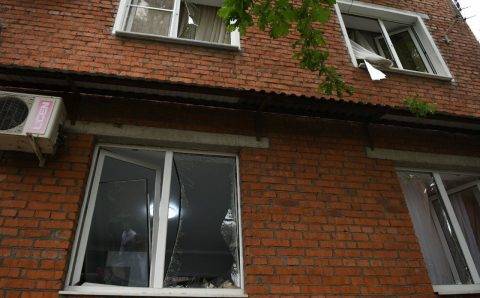 Офисное здание и жилой дом получили повреждения из-за взрыва в Краснодаре