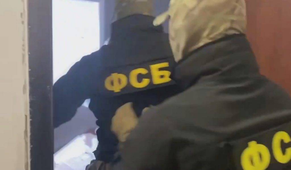 ФСБ задержала двух россиян, намеревавшихся взорвать станции связи под Красноярском