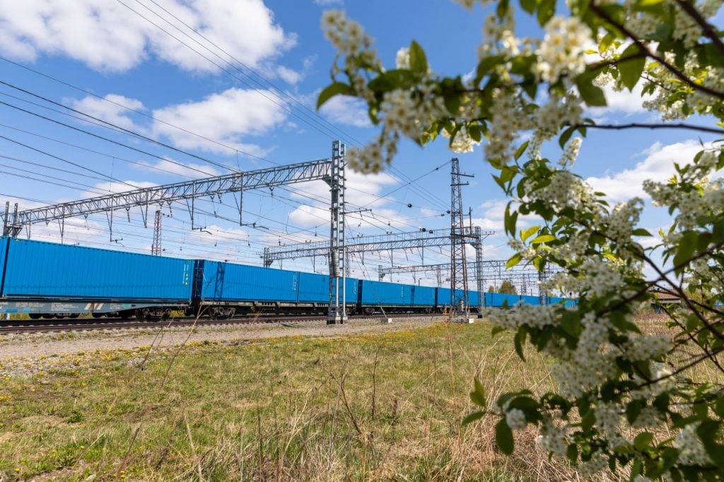 Новый почтовый поезд будет за 10 дней доставлять грузы из Подмосковья в Приморский край
