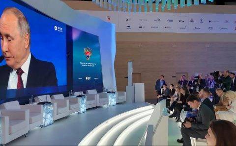 Путин: безработица в России достигла рекордно низкой отметки в 3,3%