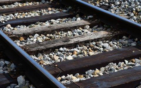 Движение поездов приостановили в Кировском районе Крыма из-за повреждения железнодорожного полотна
