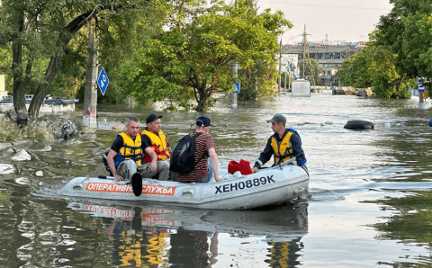 Украинские спасатели сообщили о подтоплении почти двух тысяч домов после подрыва Каховской ГЭС