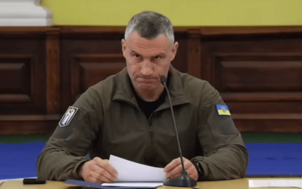 Мэр Киева Кличко приказал чиновнику Никоряку уволиться за нарушение комендантского часа
