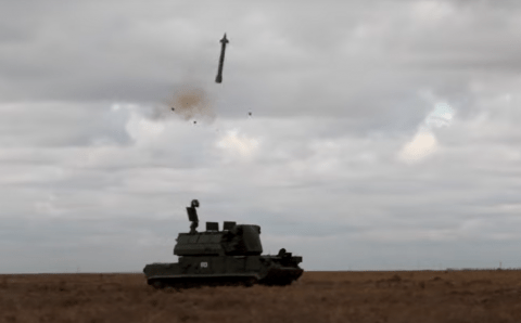 Аксёнов сообщил о перехвате двух украинских баллистических ракет «Гром-2» в небе над Крымом
