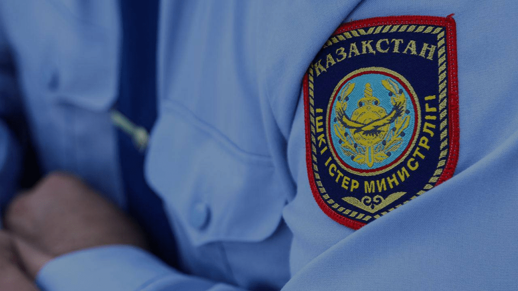 Полиция Казахстана освободила семерых заложников в Каспий Банке,  захватчик обезврежен