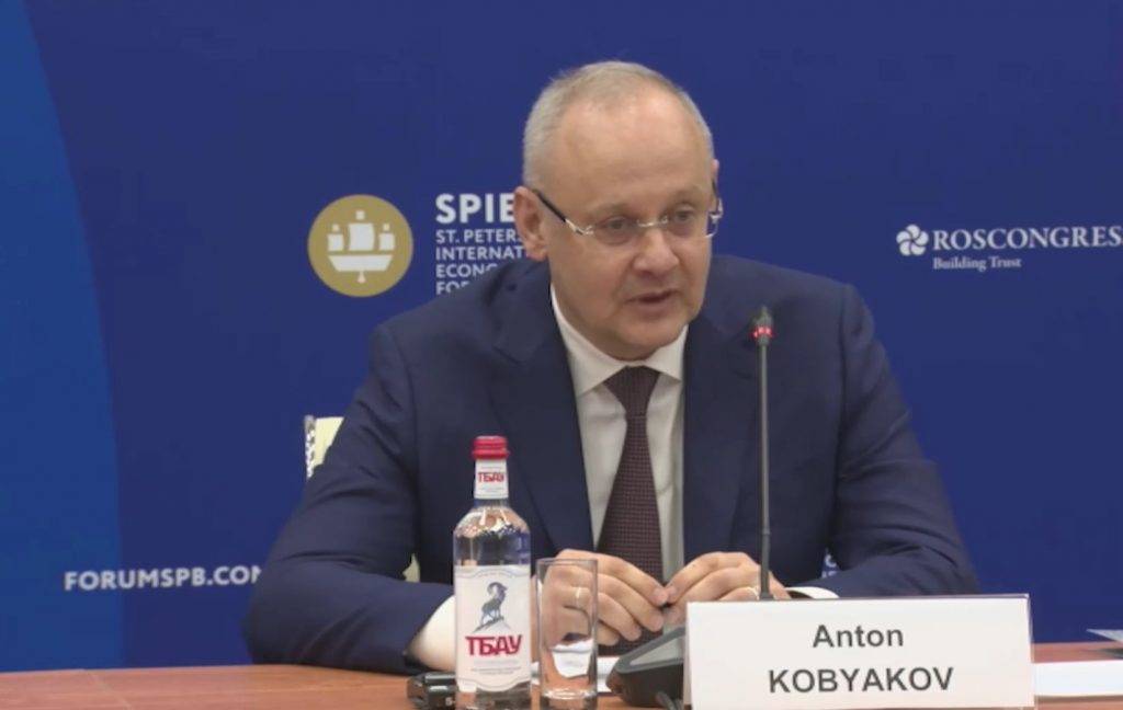 Советник Путина Кобяков сообщил о более 900 заключённых на ПМЭФ сделках на общую сумму почти 4 триллиона рублей
