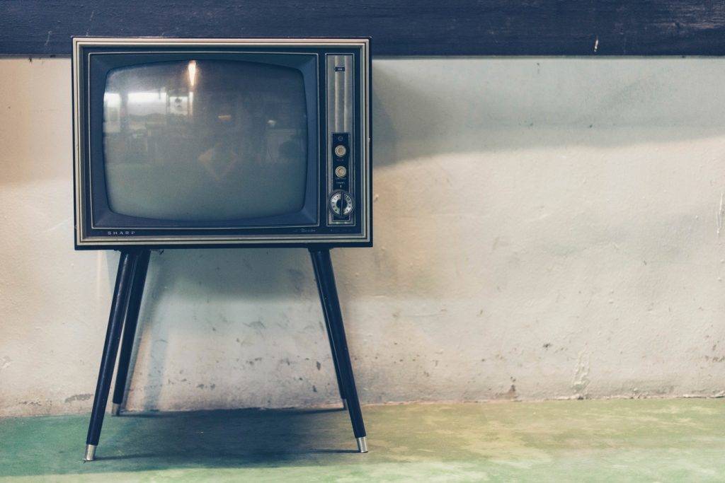 Четыре недели без телевизора: россияне неустанно пишут «НТВ-Плюс» гневные комментарии