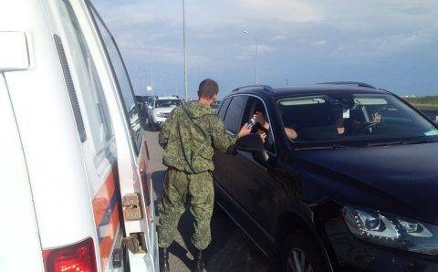Пробка на Крымском мосту со стороны Краснодарского края растянулась до девяти километров