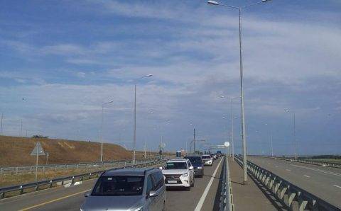 Автомобильная пробка на Крымском мосту в сторону полуострова увеличилась до 6,5 км