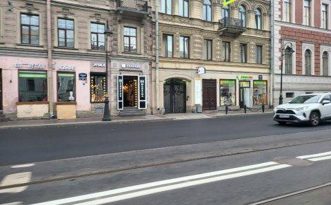 На Литейном проспекте Петербурга пропала разметка платной парковки