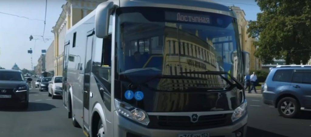 Один человек погиб при столкновении переполненного людьми автобуса с «Жигули» в Калужской области