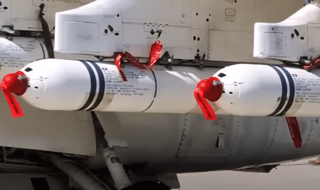 Песков: Россия примет контрмеры после использования Киевом кассетных боеприпасов, их определит Минобороны