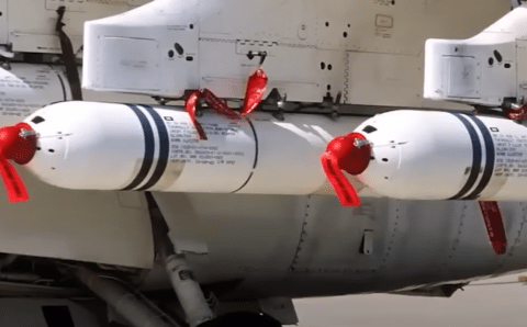 Песков: Россия примет контрмеры после использования Киевом кассетных боеприпасов, их определит Минобороны