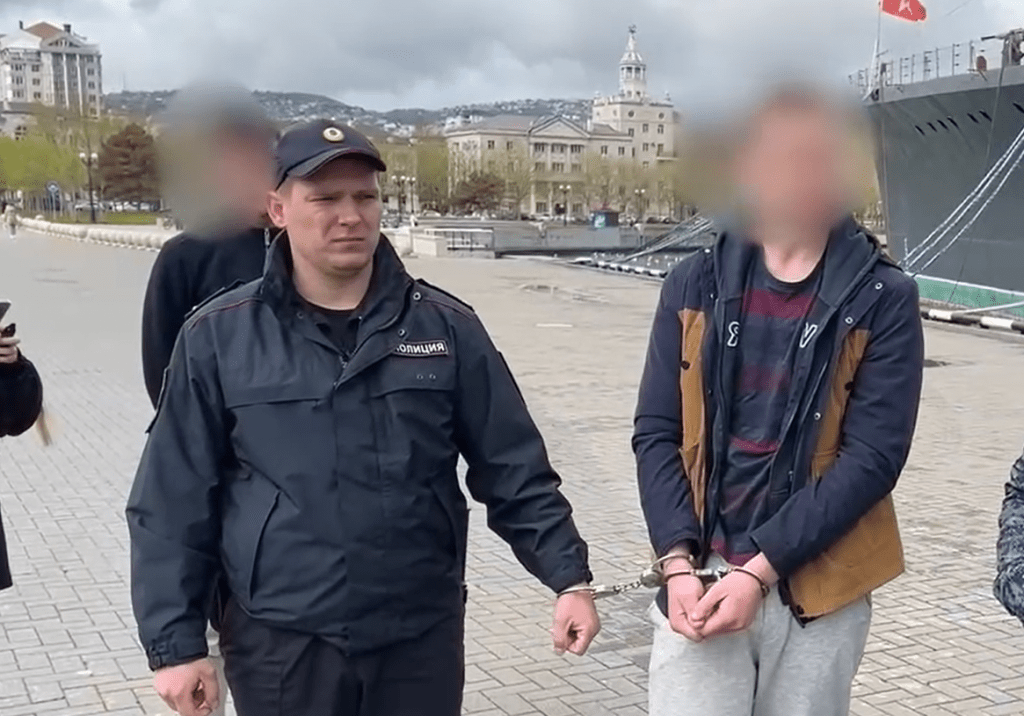 Суд арестовал создавшего в Новороссийске экстремистское сообщество 17-летнего парня