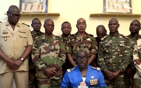В эфире национального телевидения Нигера прозвучало обращение военных о свержении президента и закрытии границ