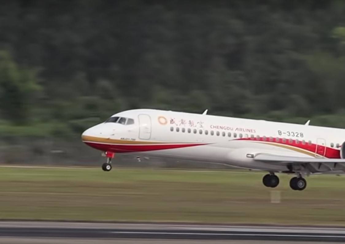 Китайская Chengdu Airlines стала первой после пандемии ковида иностранной авиакомпанией, возобновившей полёты во Владивосток
