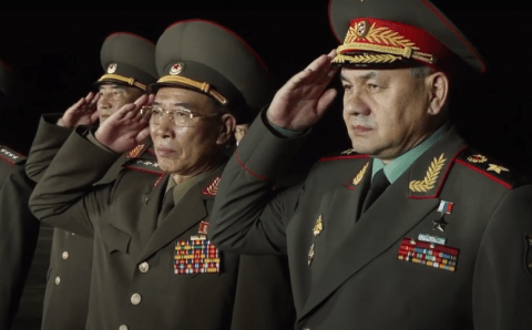 Шойгу побеседовал с Ким Чен Ыном о глобальной и региональной безопасности, осмотрев новые БПЛА КНДР