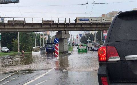 Движение троллейбусов ограничили в Екатеринбурге из-за прорыва холодной воды