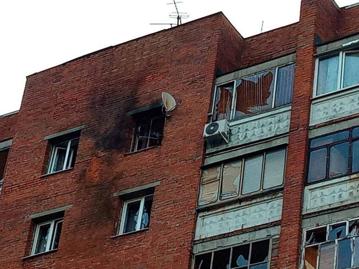 В Курске украинский БПЛА врезался в жилую многоэтажку