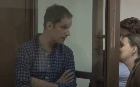 Подозреваемому в шпионаже против РФ журналисту WSJ Гершковичу продлили арест