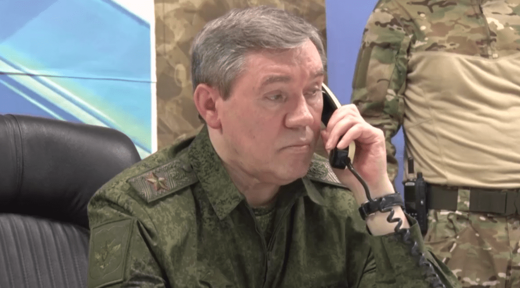 Герасимов призвал своевременно наносить превентивные удары по украинским войскам