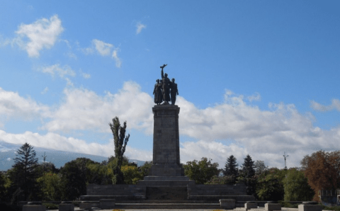 Дипломаты РФ возмутились из-за осквернения Памятника Советской Армии в Болгарии